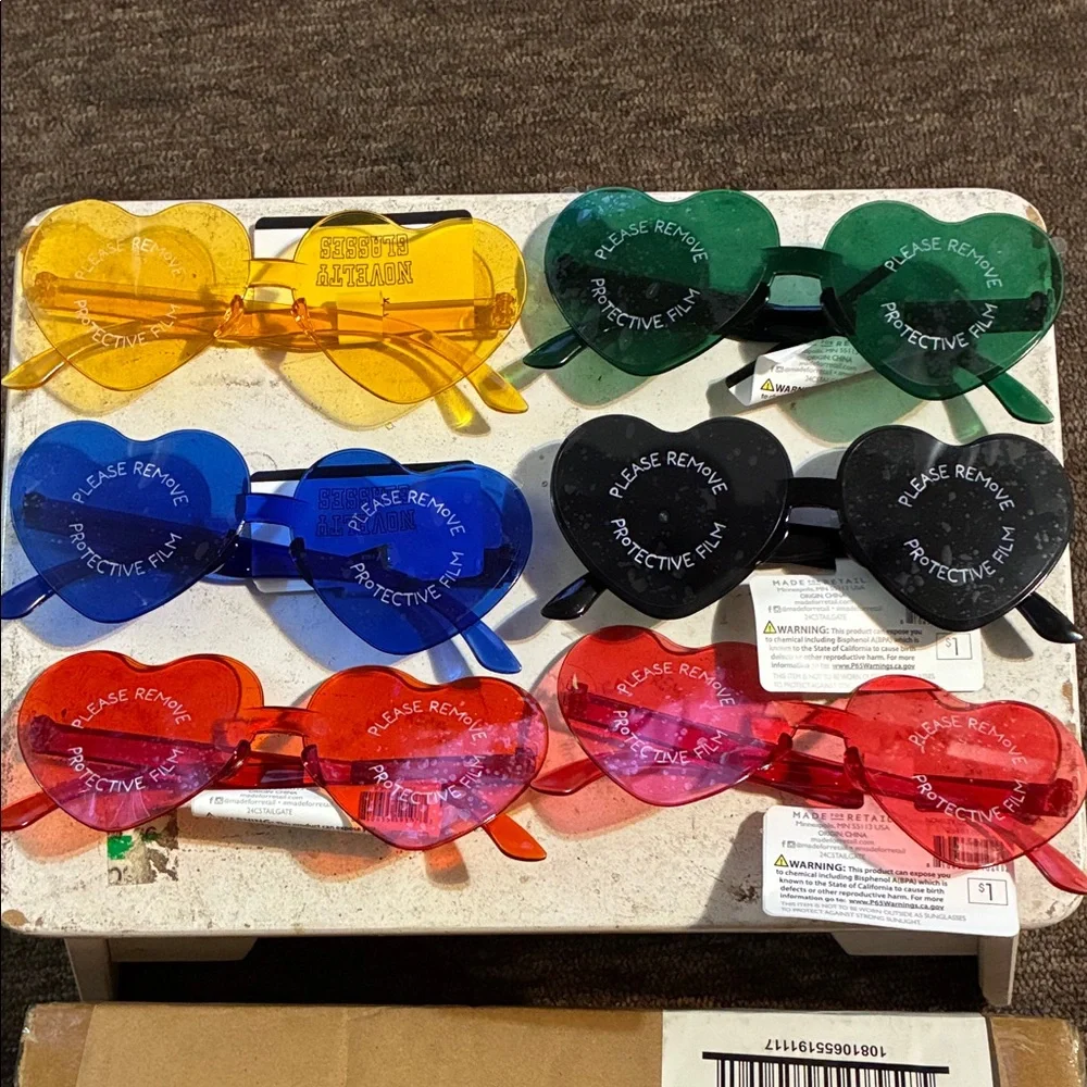 Heart-Shaped Sunglasses Set in Multiple Colors